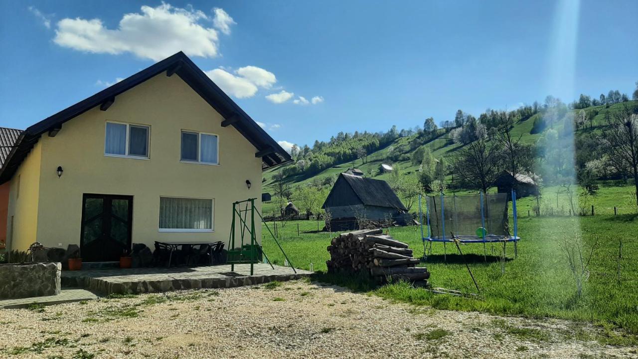 הוילה בראן Casa In Curte La Zavate מראה חיצוני תמונה